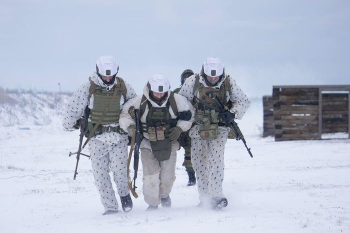 На полигонах жарко днём и ночью