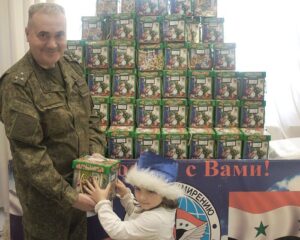 В Алеппо российские военнослужащие встретились с представителями русской общины.