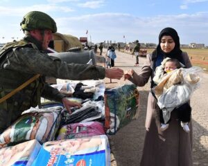 Российские военнослужащие доставили продовольственную помощь в провинцию Ракка.