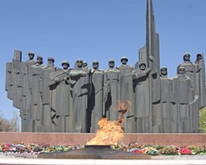 Город, ставший фронтом…