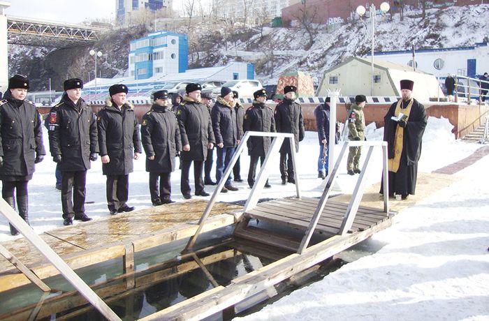В купель – у берега Японского моря
