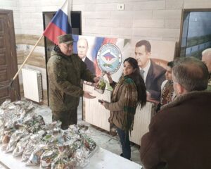 Российские военнослужащие оказали гуманитарную помощь воспитанницам сиротского дома в Алеппо