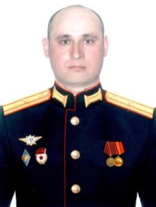 Гвардии майор Артур АЛЕКСАНДРОВ.
