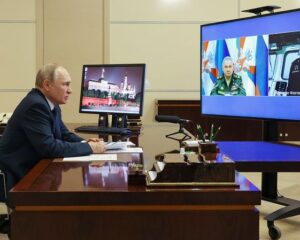 «Мы будем и дальше развивать боевой потенциал Вооружённых Сил, выпускать перспективные образцы оружия и техники…»