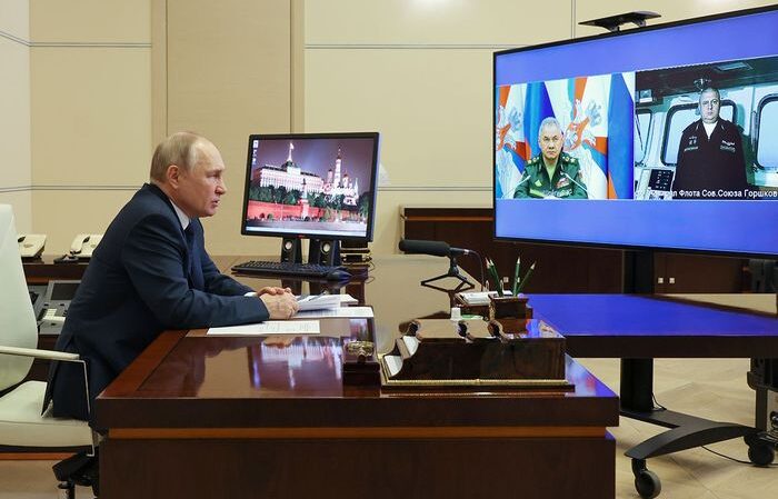 «Мы будем и дальше развивать боевой потенциал Вооружённых Сил, выпускать перспективные образцы оружия и техники…»
