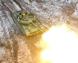 Наша армия крепнет в боях