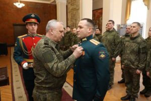 Они долгу и мужеству верность хранят