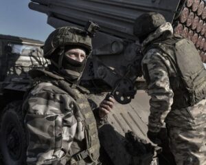 Вы храбрость безграничную согреете в сердцах.