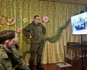 Бойцов с родными сблизил телемост.