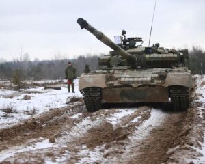 Повышая выучку войск.