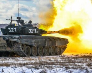 Не оставляя противнику шансов.