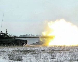 «Нет героев от рожденья, они рождаются в боях»
