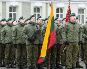 Литва Ищут новую модель призыва.