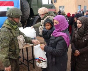 Российские военнослужащие провели гуманитарные акции в провинциях Алеппо, Латакия и Хама.