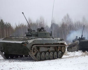 Повышая совместимость в звеньях военного управления.
