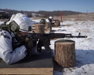 Боевые навыки доводят до автоматизма.