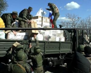 Жителям Латакии передано семь тонн гуманитарных грузов из России.