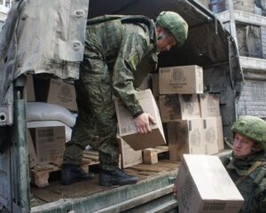 На аэродром Хмеймим доставлено более 20 тонн гуманитарной помощи.