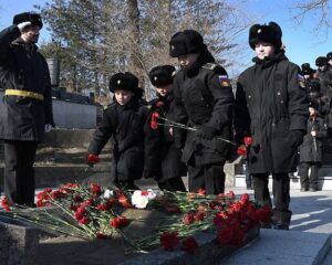 Слава рождалась в неравной дуэли.