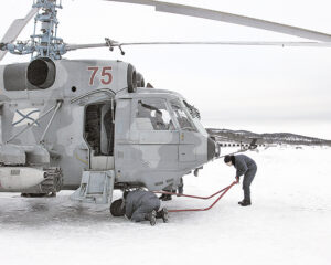 В ангар и в небо – за секунды.