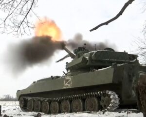 Противника уничтожаем комплексно.