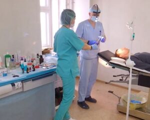 Борются за жизнь, невзирая на обстрелы.