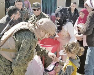 Российский солдат принёс мир на сирийскую землю