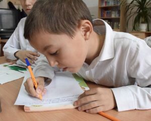 С теплом души кубанской детворы.
