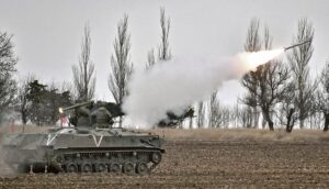 Десантники изгоняют противника из Кременского леса
