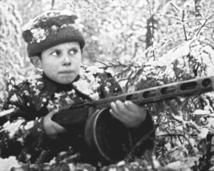 Иван КАМЫШОВ – воспитанник 61-й гвардейской танковой бригады 10-го гвардейского танкового корпуса. Брянские леса, зима 1943–1944 гг.