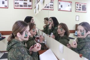 Бежали, стреляли, готовили пищу