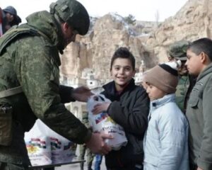 одежду и медикаменты в три провинции Сирии