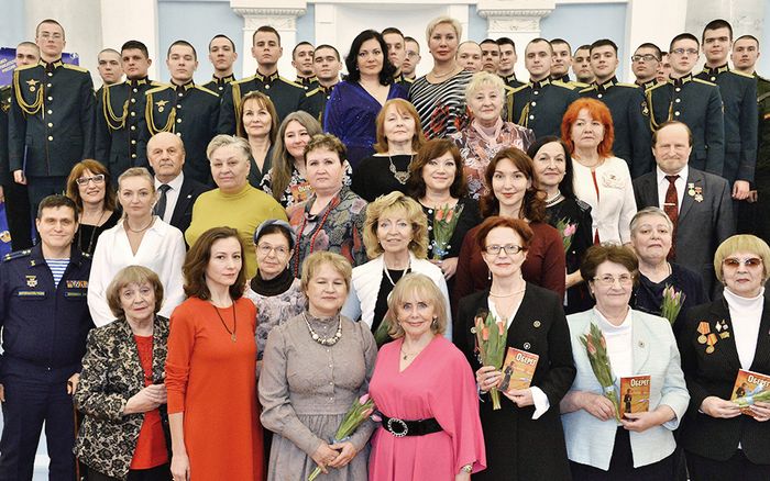 Женская рифма бережёт защитников
