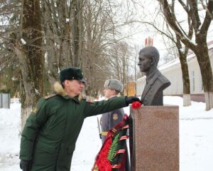 В яркой напряжённой борьбе