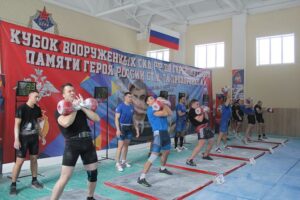 В яркой напряжённой борьбе