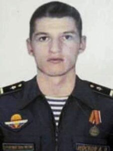 Гвардии сержант Алексей НОСКОВ.
