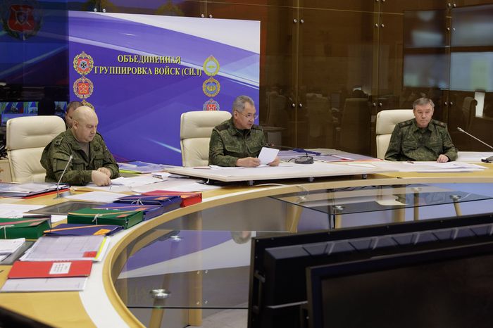 На контроле всестороннее и непрерывное обеспечение войск
