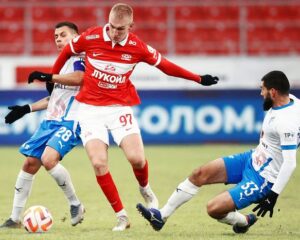 Едва не напросились.