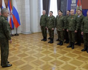 Верой и правдой выполнять долг перед Отечеством.