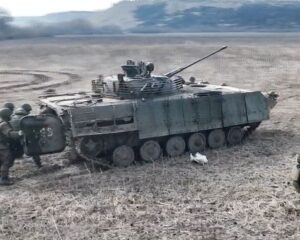 Оттачивая мастерство денно и нощно.