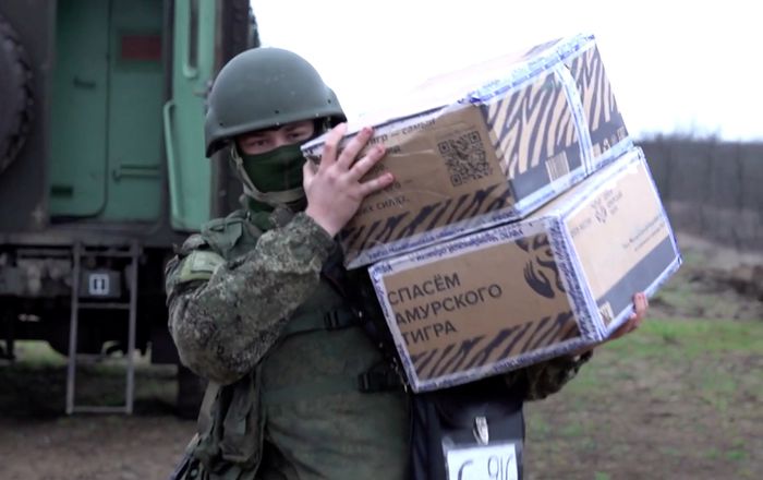 Нить, связующая фронт и тыл, прочна