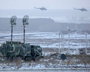 Здесь дают путёвку в жизнь технике войск связи.
