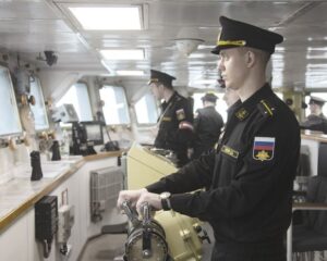 Совершенствуя боевую выучку и сноровку.