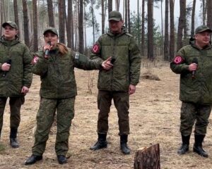 С песней – на передовую
