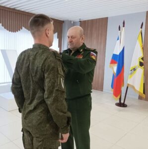 Никому не отдадим Победу и не склоним своих знамён