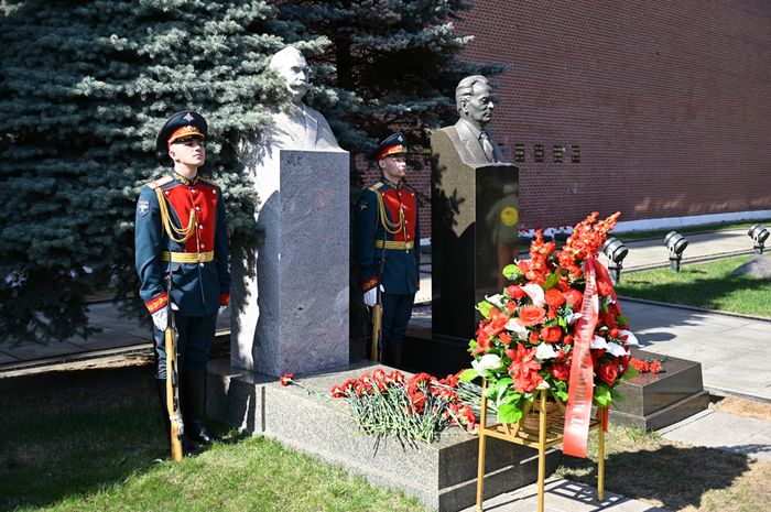 Посвятил жизнь Родине и народу