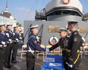 Курсом формирования профессионально важных качеств.