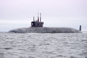Дружный экипаж «Ленкома» разных поколений