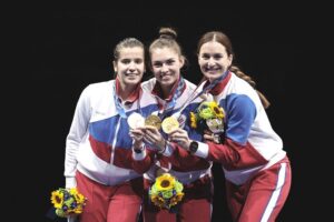 Армейские саблистки – олимпийские чемпионки Игр в Токио: Ольга НИКИТИНА, София ПОЗДНЯКОВА и Софья ВЕЛИКАЯ.