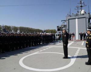 Потомству в пример.